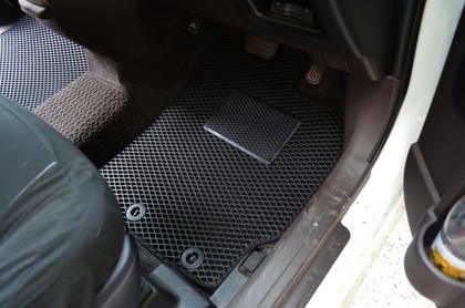 Ворсовые коврики на Toyota Porte II 2012 - 2020 в Нальчике