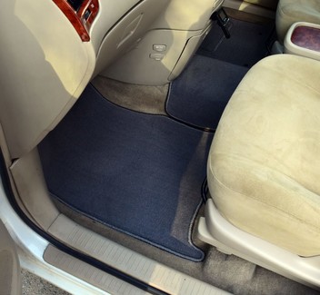 Коврики на Toyota Ipsum II 2001 - 2009 в Нальчике