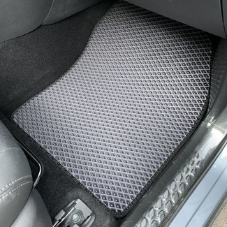 Коврики на Toyota C-HR 2016 - 2025 в Нальчике
