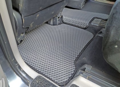 Коврики на Mitsubishi Grandis 2003 - 2009 в Нальчике