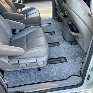 Ворсовые коврики на KIA Carnival III 7 мест 2014 - 2021 в Нальчике Ворсовые коврики на KIA Carnival III 7 мест 2014 - 2021 в Нальчике