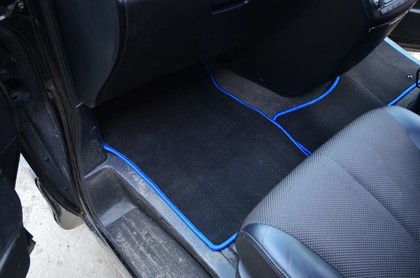 Ворсовые коврики на Nissan Elgrand (E51) 2002 - 2010 в Нальчике