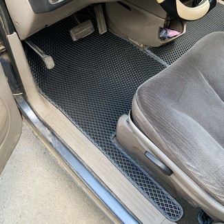 Коврики на Chrysler Voyager (RG) 2000 - 2008 в Нальчике