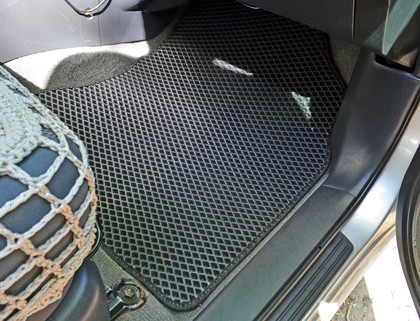 Коврики на Toyota Rav4 II 2000 - 2006 в Нальчике