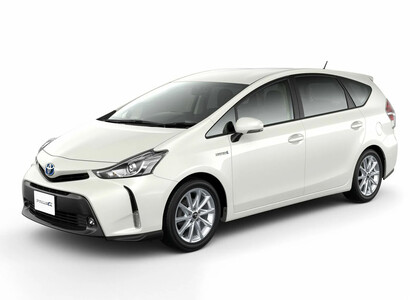 EVA коврики на Toyota Prius Alpha 2011 - 2021 в Нальчике
