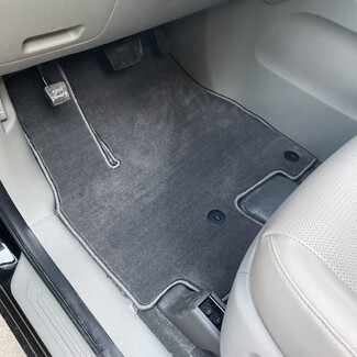 Ворсовые коврики на KIA Carnival III 7 мест 2014 - 2021 в Нальчике Ворсовые коврики на KIA Carnival III 7 мест 2014 - 2021 в Нальчике