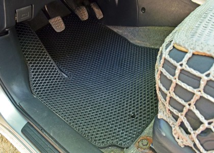 Коврики на Toyota Rav4 II 2000 - 2006 в Нальчике