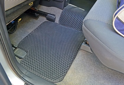 Коврики на Toyota Rav4 II 2000 - 2006 в Нальчике