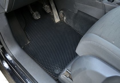 Коврики на Volkswagen Touran 2003 - 2015 в Нальчике