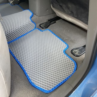 Коврики на Nissan Leaf (ZE0) 2009 - 2012 в Нальчике