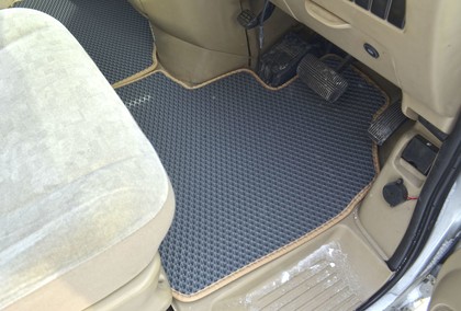 Коврики на Nissan Serena (C24) 1999 - 2005 в Нальчике