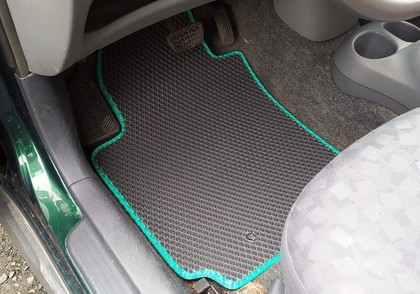 Коврики на Toyota Echo 1999 - 2006 в Нальчике