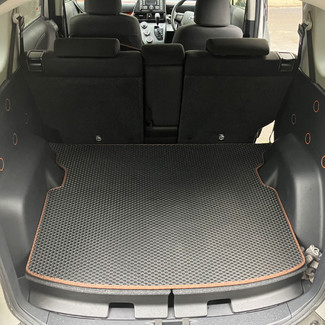 Коврики на Toyota Sienta II 2015 - 2022 в Нальчике