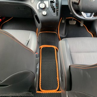 Коврики на Toyota Sienta II 2015 - 2022 в Нальчике
