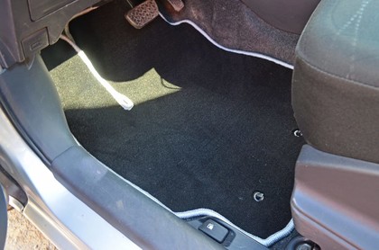 Коврики на Toyota Yaris II 2005 - 2011 в Нальчике