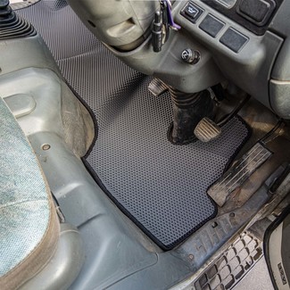 Ворсовые коврики на Mitsubishi Fuso Canter VI узкая кабина 1991 - 2010 в Нальчике