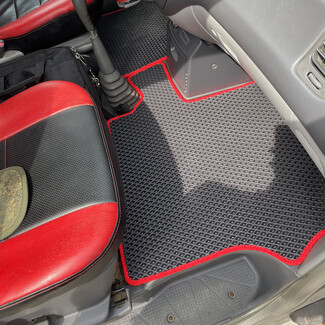 Коврики на Mitsubishi Space Gear 1994&nbsp;-&nbsp;2007 в Нальчике