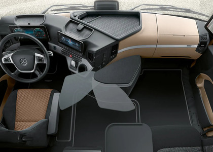 Ворсовые коврики на Mercedes Actros MP4 MP5 тягач GigaSpace 2011 - 2025 в Нальчике