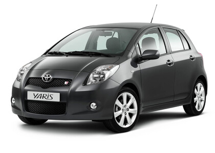 Коврики на Toyota Yaris II 2005 - 2011 в Нальчике