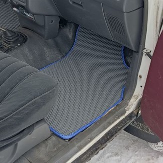 Ворсовые коврики на Toyota Hilux V 1988 - 1997 в Нальчике