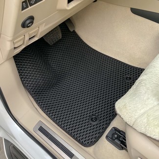 Коврики на Toyota Land Cruiser 300 2021 - 2025 в Нальчике