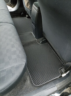 Коврики на Toyota Corolla Axio (E14) 2006 - 2012 в Нальчике Коврики на Toyota Corolla Axio (E14) 2006 - 2012 в Нальчике