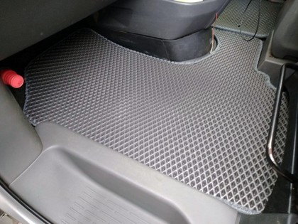 Коврики на Toyota Noah (R70) 2007 - 2013 в Нальчике