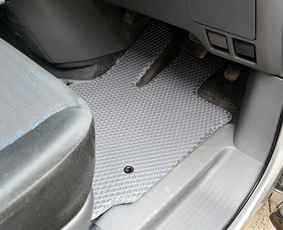 Коврики на Toyota Voxy (R70) 2007 - 2013 в Нальчике