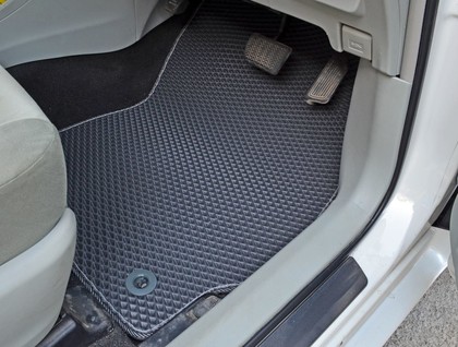 EVA коврики на Toyota Prius Alpha 2011 - 2021 в Нальчике
