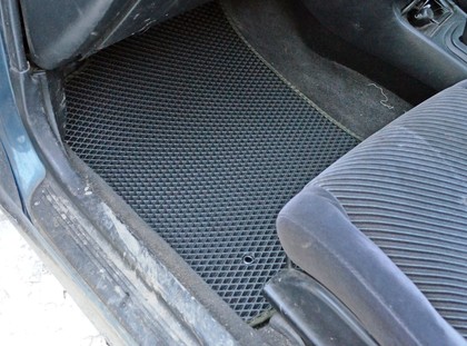 Коврики на Toyota Sprinter Marino 1992 - 1997 в Нальчике