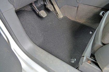 Коврики на Volkswagen Touran 2003 - 2015 в Нальчике