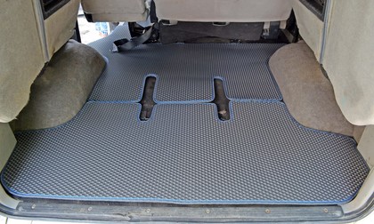 Ворсовые коврики на Mitsubishi Delica 4 1994 - 2007 в Нальчике