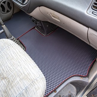 Ворсовые коврики на Mitsubishi Space Gear 1994 - 2007 в Нальчике