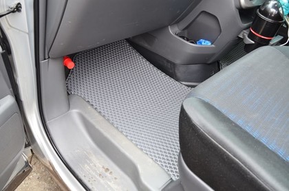 Коврики на Toyota Noah (R70) 2007 - 2013 в Нальчике