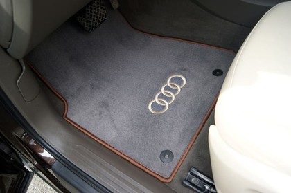 Ворсовые коврики на Audi Q5 I 2008 - 2017 в Нальчике