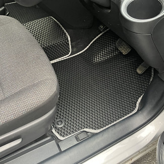 Коврики на Toyota Sienta II 2015 - 2022 в Нальчике