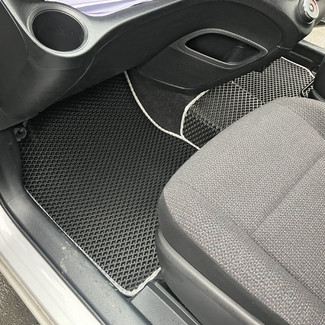 Коврики на Toyota Sienta II 2015 - 2022 в Нальчике