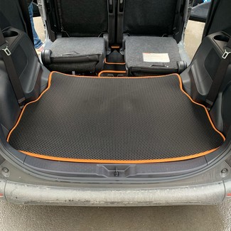 Коврики на Toyota Sienta II 2015 - 2022 в Нальчике