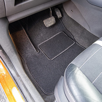 Ворсовые коврики на Ford Kuga I 2008 - 2013 в Нальчике