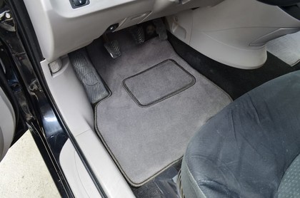 Коврики на Mitsubishi Grandis 2003 - 2009 в Нальчике
